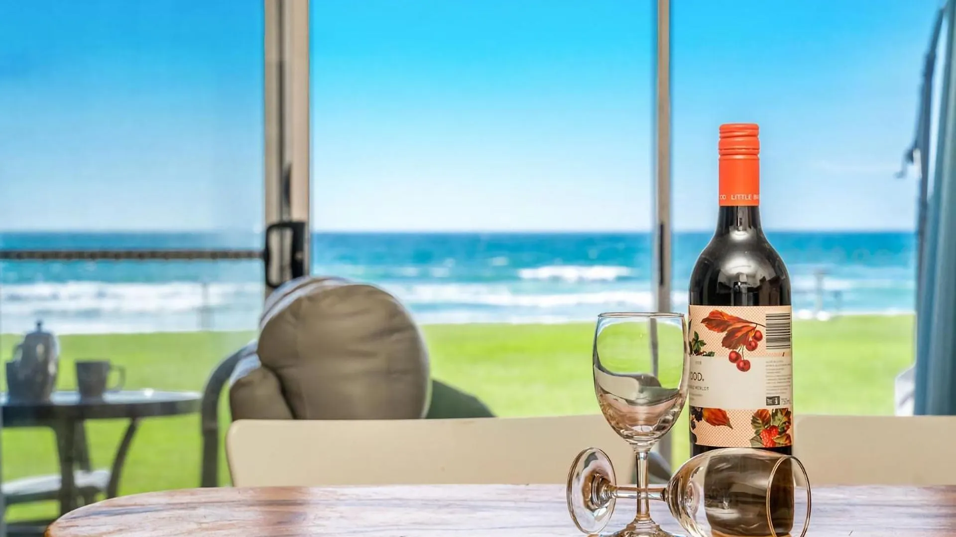 Absolute Beachfront Apartment 8B Lennox Head