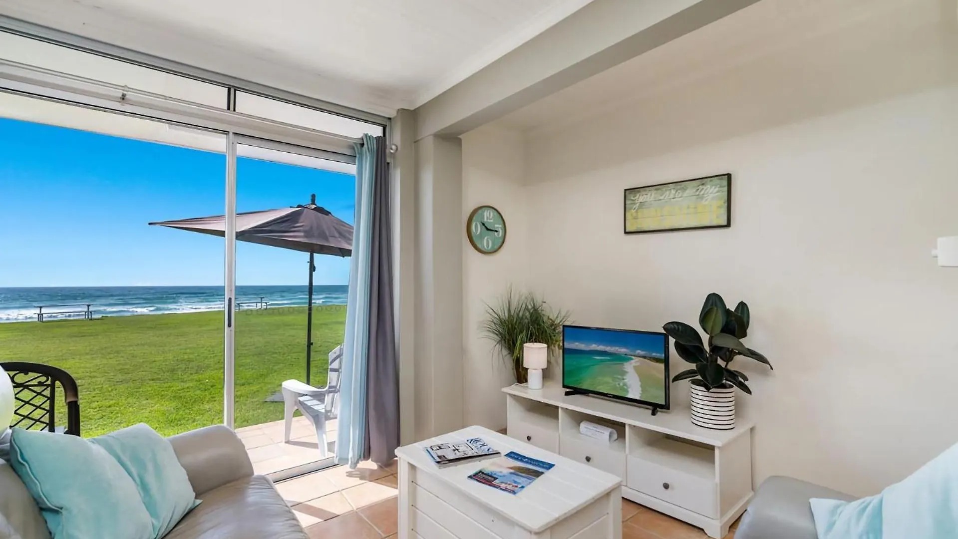 Absolute Beachfront Apartment 8B Lennox Head