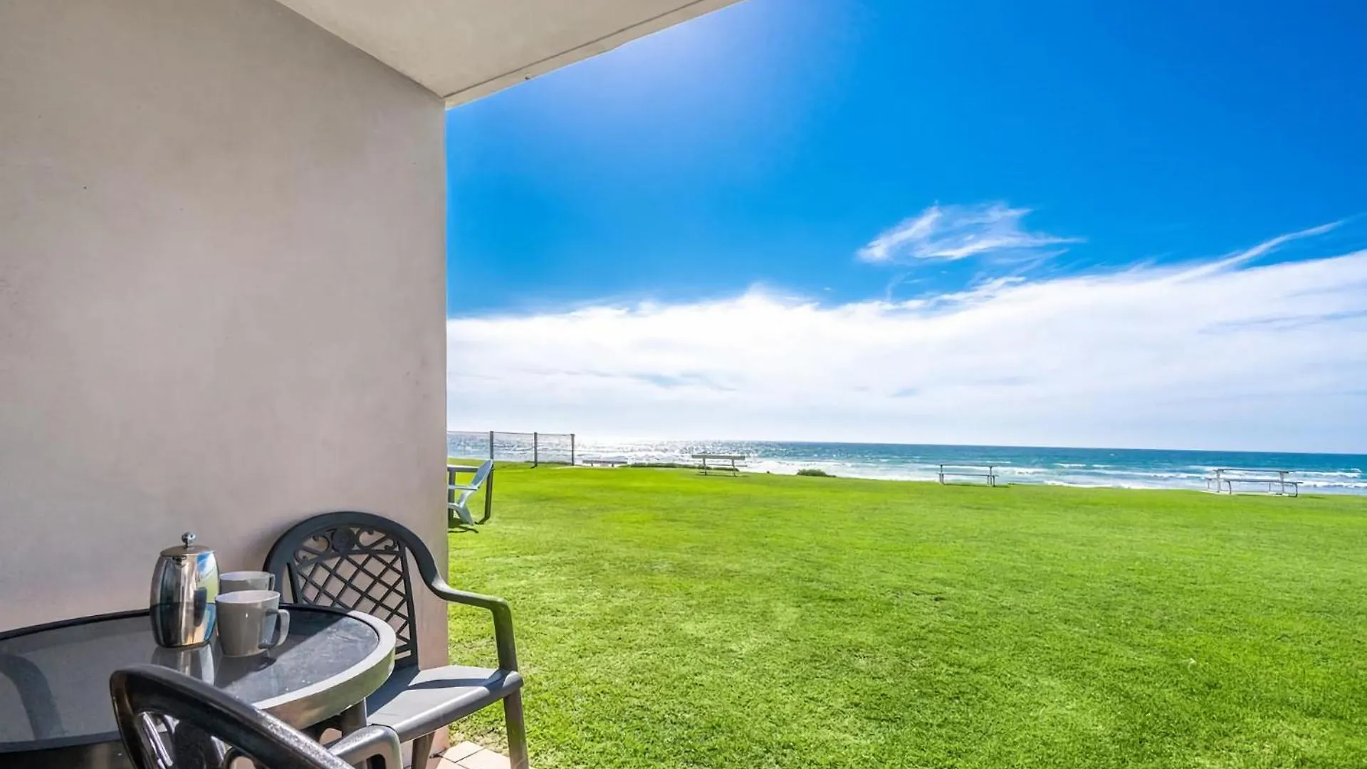 Absolute Beachfront Apartment 8B Lennox Head